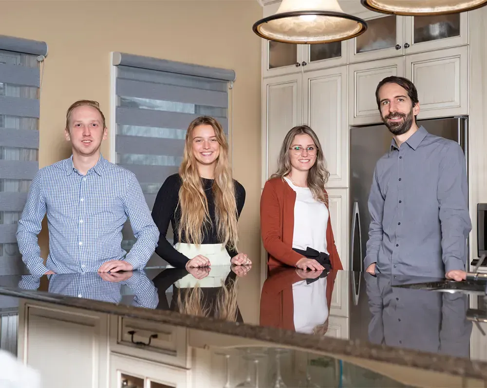 Équipe Comptoir Quartz & Granit - experts en comptoirs de quartz au Québec